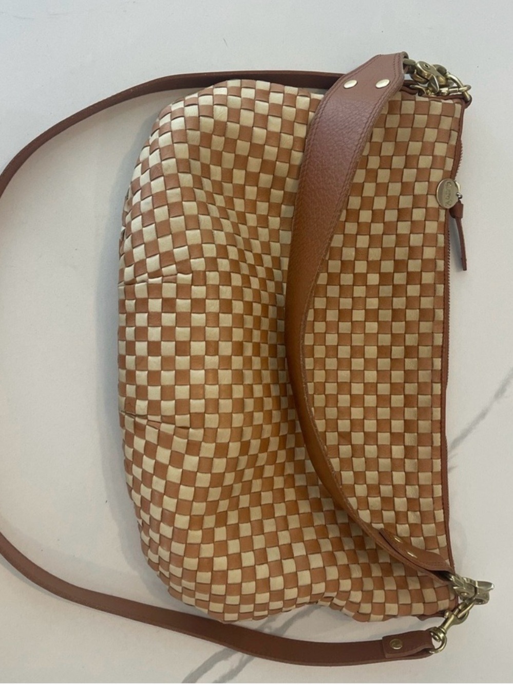 Clare V Moyen Messenger bag woven checker tan & cream - Picture 3 of 11